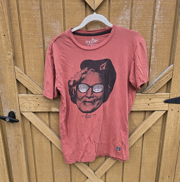 Volcom Red Graphic T-Shirt - Picture 1 of 3